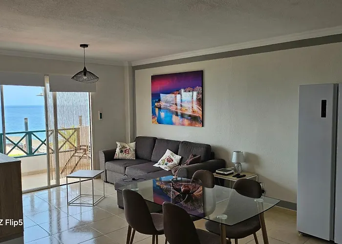 Aimee Maritima Puerto Santiago *